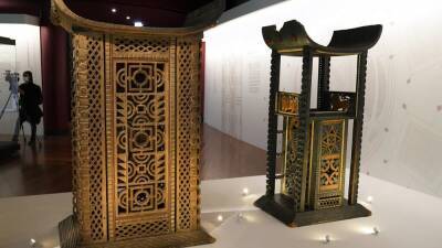 France to return looted treasures to Benin