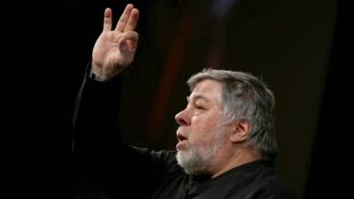 Apple co-founder Wozniak backs cryptocurrency, calls Bitcoin 'mathematically pure'