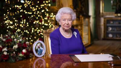 Queen Elizabeth II to skip Christmas trip amid Omicron surge