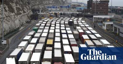 Dover holdups blamed on signature demands of French customs