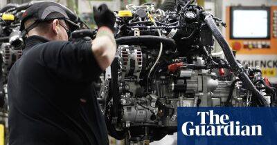 UK economy shrinks by 0.3% on back of manufacturing slump