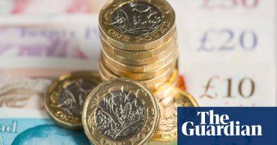 Pound rises and UK borrowing costs drop as Hunt brings forward debt plan