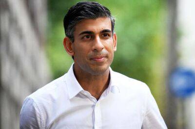 Rishi Sunak becomes prime minister as Penny Mordaunt drops out of race