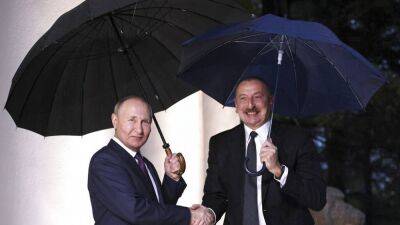 Armenia and Azerbaijan agree to avoid 'force' after Putin hosts talks