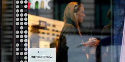 Jobless Claims Fall Slightly in Tight Labor Market