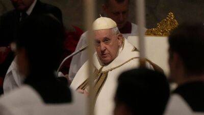 Pope Francis decries war, poverty and consumerism in Christmas mass