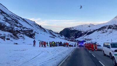 Rescue crews search for last skiers still buried in Austria avalanche