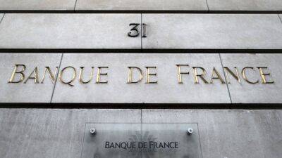 French economy should stave off recession in 2022, predicts Bank of France