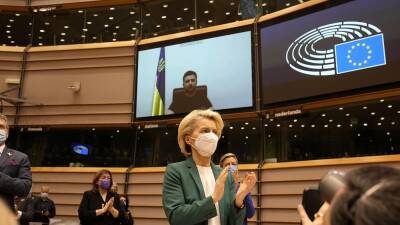Listen: Ukrainian translator gets emotional during Zelenskyy's EU speech