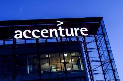 Accenture Russia mulls handing firm to local staff as parent pulls out