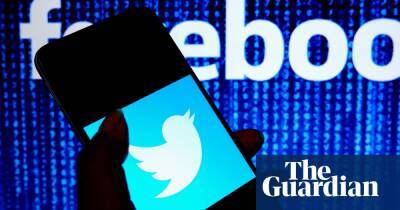Russia blocks access to Facebook and Twitter