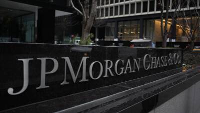 Stocks making the biggest moves midday: JPMorgan, Delta Air Lines, PayPal
