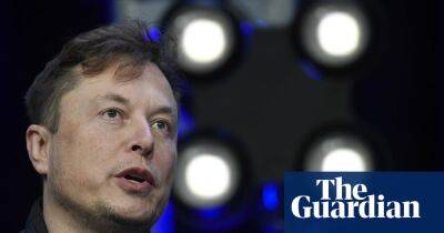 Elon Musk says Twitter must be ‘politically neutral’ as some leftwing users quit