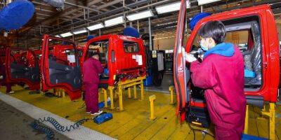 China’s Manufacturing Activity Contracted Further in April