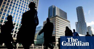 UK pay hit by inflation but unemployment falls to 48-year low