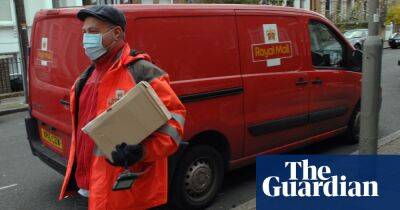 Royal Mail ‘at crossroads’ as pandemic parcel boom fades