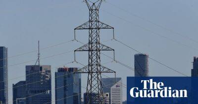 Electricity consumers in Queensland cut use to avoid blackouts as NSW and Victoria face shortages