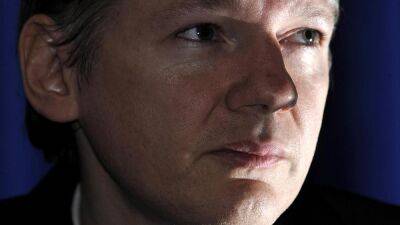Julian Assange: UK government orders extradition of WikiLeaks' founder to US