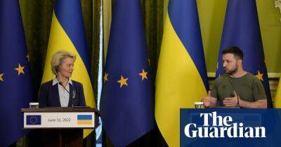 EU leaders to grant Ukraine candidate status in blow to Putin