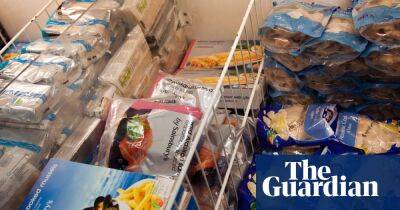 Shopping lists shorten as UK supermarket customers feel the chill