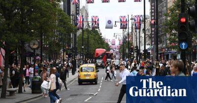 UK retailers given jubilee lift as high street footfall rises