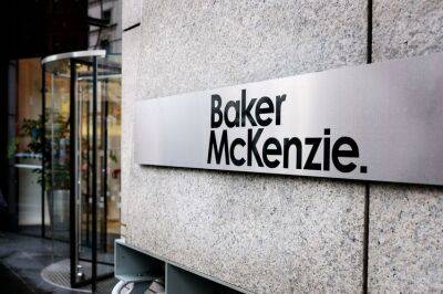 Baker McKenzie leapfrogs Linklaters and A&O with £110k salaries