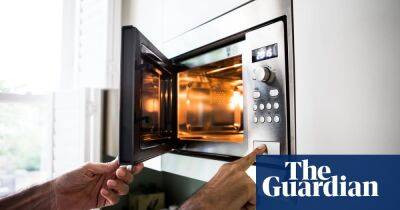 Cut your energy bills with a microwave oven