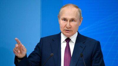 Vladimir Putin 'entirely too healthy' says CIA chief