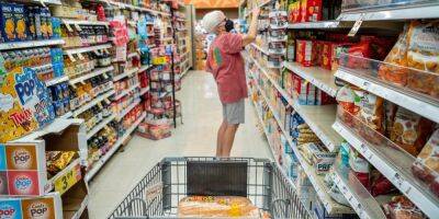 More Shoppers Buy Store Brands, Eating Into Big Food Companies’ Sales