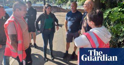 Lisa Nandy visits picket line despite ban on Labour frontbenchers attending strikes