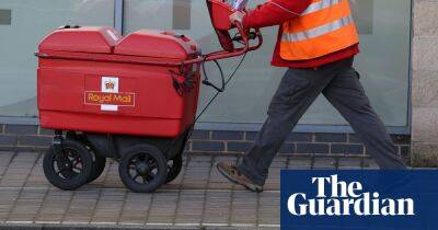 Royal Mail to extend free doorstep parcel collection amid pay dispute