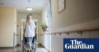 Overseas hiring spree planned for care homes in England amid winter fears