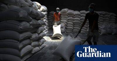 India restricts wheat flour exports to ease record local prices