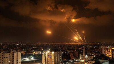 Israeli airstrikes kill 10 in Gaza including senior militant commander