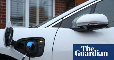 Housebuilders ‘lobbied against plan for electric car chargers in new homes in England’