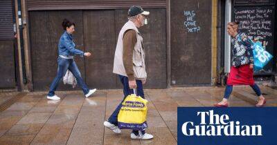 UK pay growth lags behind inflation as cost of living crisis bites