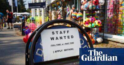 UK unemployment is lowest since 1974 but workers face pay squeeze