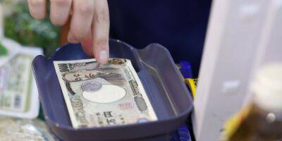 Japan Jumps Into Market to Buy Yen for First Time in 24 Years
