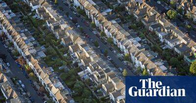 UK house prices may fall 20% amid mortgage ‘carnage’, warn experts