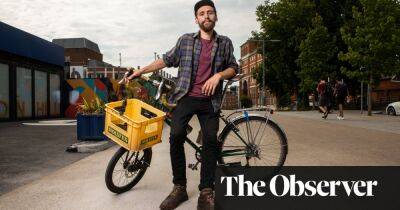 Bubble bursts for rapid food delivery as UK firms shed workers