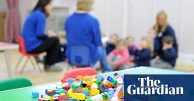 Schools in England risk losing TAs to supermarkets over ‘chronic’ low pay