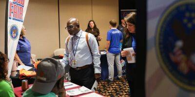 U.S. Jobless Claims Fall for Fourth Straight Week