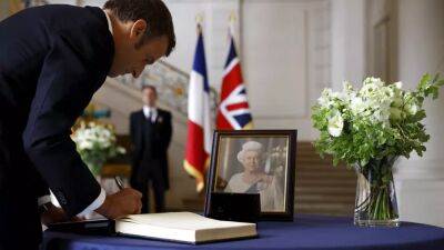 Condolences, flowers and half-masts: How Europe is paying tribute to Queen Elizabeth II