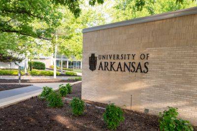 Crypto Political Capital Grows: University of Arkansas Partners with Coinbase and Haun Ventures