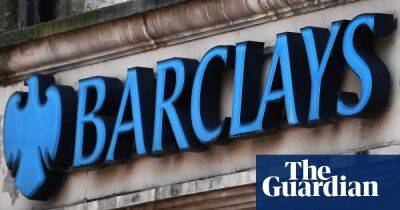 Barclays staff to share £1.2bn in bonuses despite drop in profits