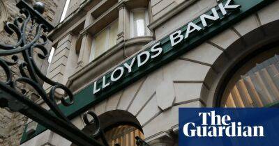 Lloyds bankers to share £446m bonus pot – largest in four years