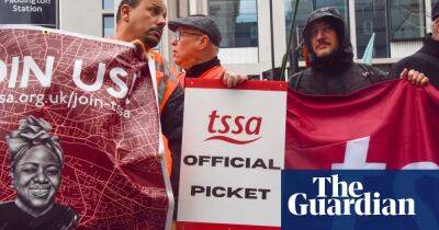 TSSA union halts its rail strikes as members accept pay offers
