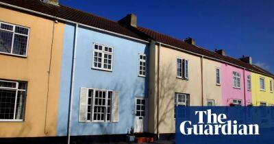 UK home sellers having to cut average of £14,000 from asking price