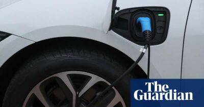 Jaguar Land Rover owner ‘seeks £500m UK subsidy to build battery factory’