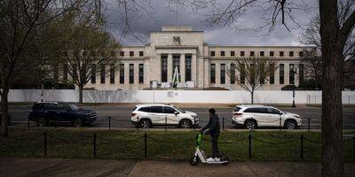 Fed to Consider Tougher Rules for Midsize Banks After SVB, Signature Failures